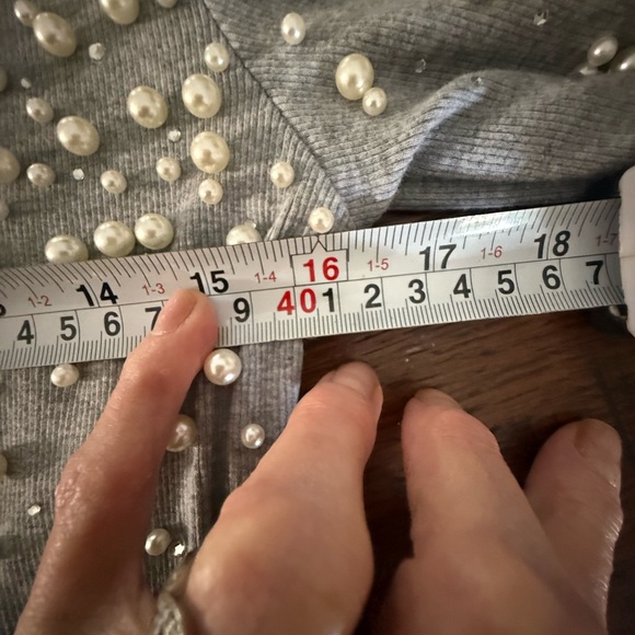 Gray Sweater with Pearl Embellishments nwt x-large - Picture 8 of 8